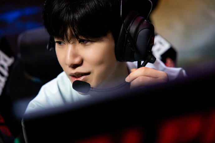 站稳脚跟还 站稳脚跟还