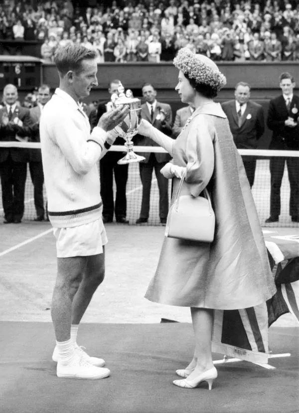 中显得犹豫 中显得犹豫