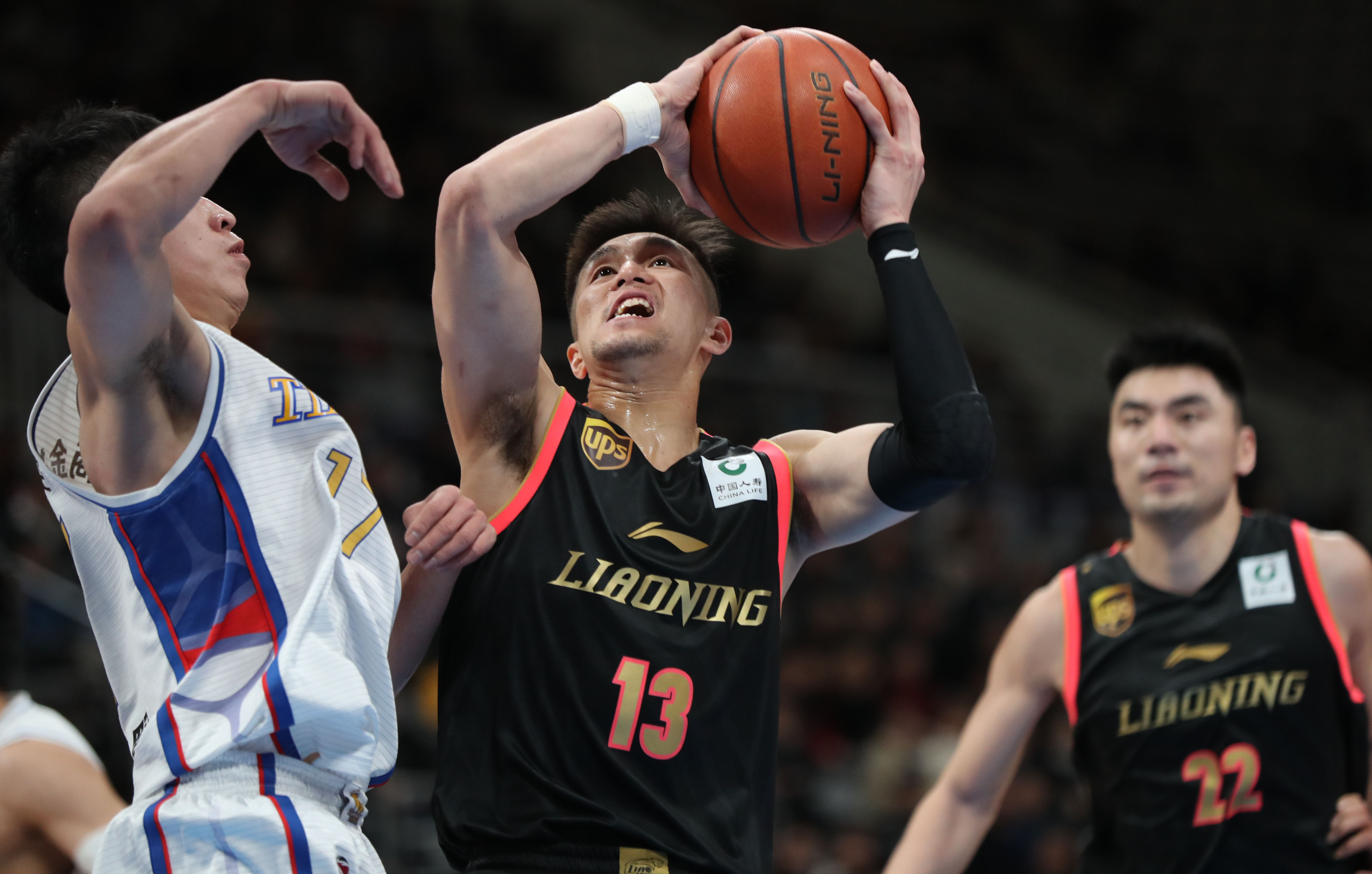 而本场通过 而本场通过